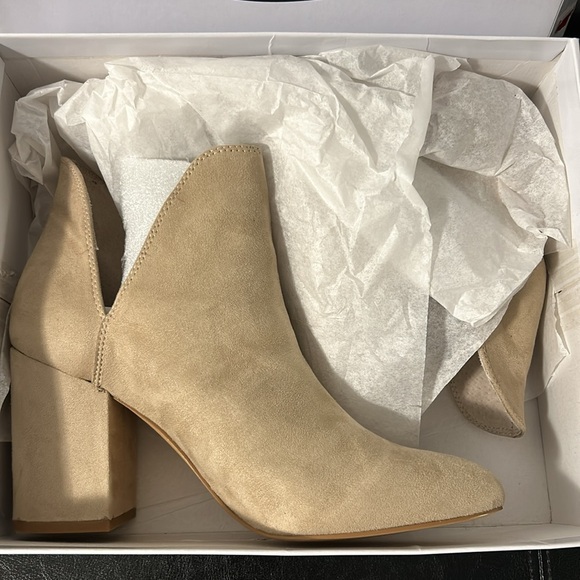 Steve Madden booties - Picture 2 of 7